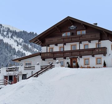 Gasthof-Salvenmoos-Soell-Salvenberg-13-Familie-Mai