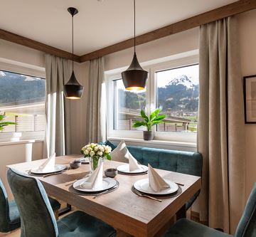 Söll_APARTdeluxe_Esstisch_Panorama_Suite