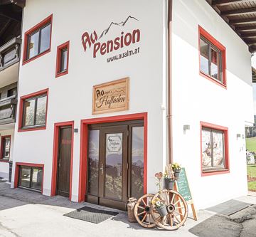 Au Pension Eingang