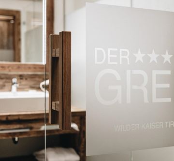 Badezimmer Doppelzimmer Deluxe Tirol