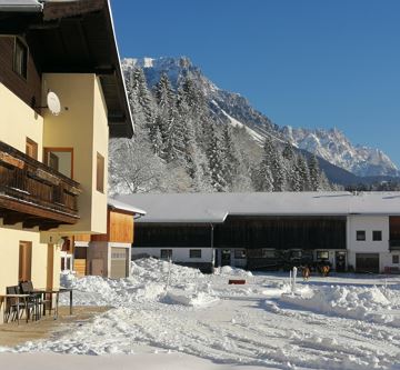 Ferienhaus im Schnee