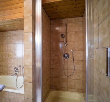 Ferienhaus_Lanzinger_Ried_10_Soell_Badezimmer_1