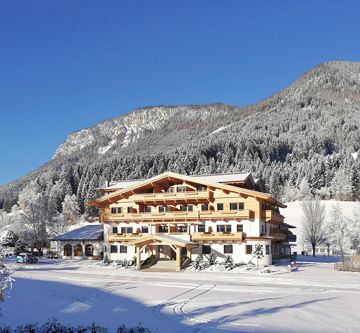 Söll_Franzlhof_Aussenansicht_Winter_Wilder Kaiser