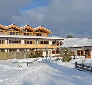 Söll_Franzlhof_Seitenansicht_Winter_Wilder Kaiser