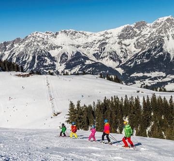 hd-familie-skifahren-wilder-kaiser-foto-von-felber