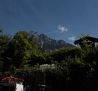 Ausblick auf den Wilden Kaiser vom Garten