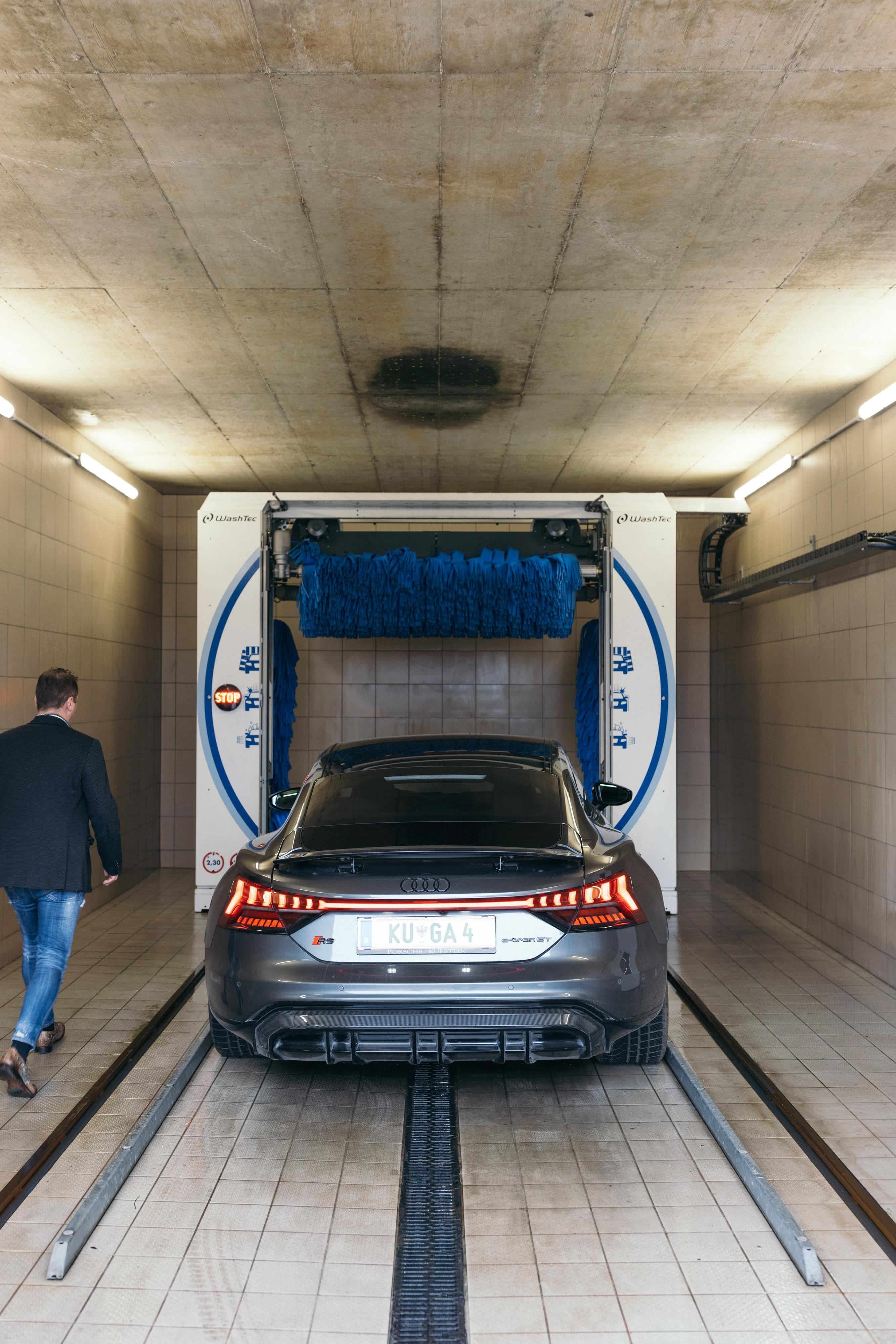 Auto-Waschanlage beim Hotel Das Kaiserblick