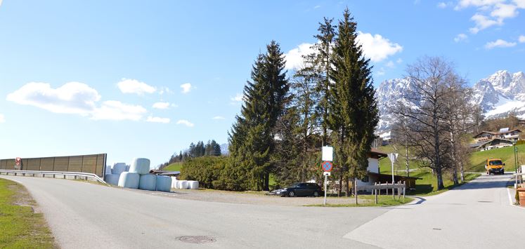 Car park next to the education centre in Going