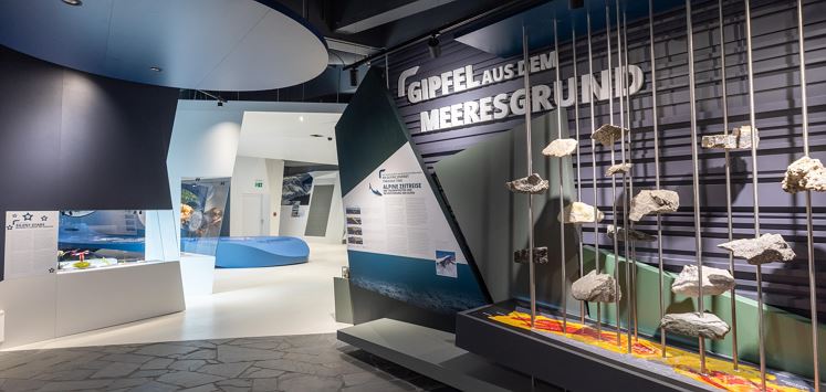 Gipfel aus dem Meeresgrund