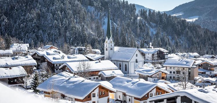 Pfarrkirche Scheffau Winter