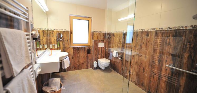 Söll_Alpenpanorama_Wilder Kaiser_Badezimmer1