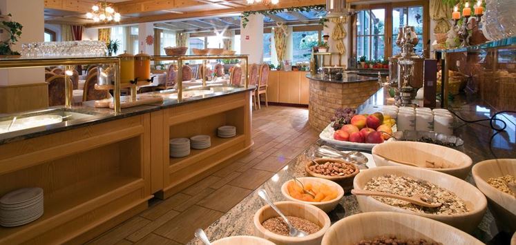 Söll_Alpenpanorama_Wilder Kaiser_Buffet