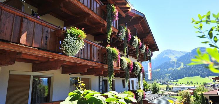 Söll_Alpenpanorama_Wilder Kaiser_Dorfblick