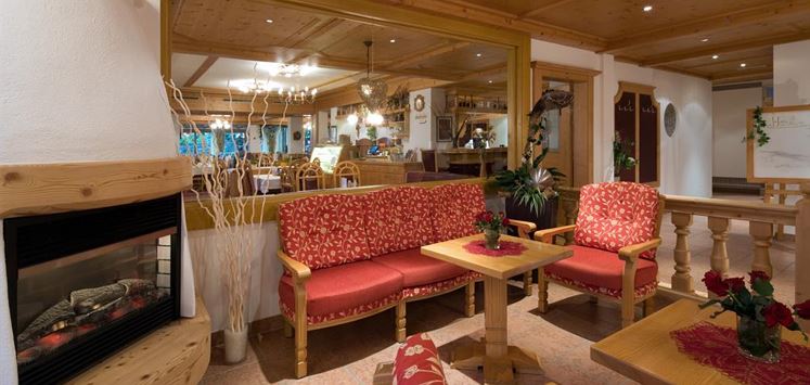 Söll_Alpenpanorama_Wilder Kaiser_Lobby