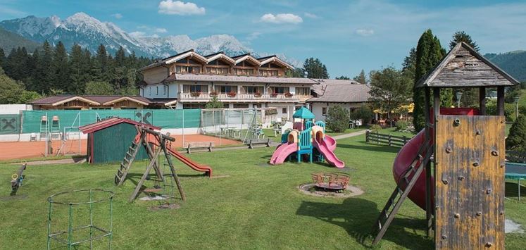 Söll_Spielplatz Franzlhof_Wilder Kaiser