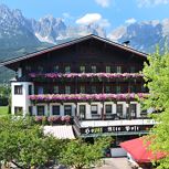 Tweepersoonskamer, toilet en bad/douche gescheiden, balkon