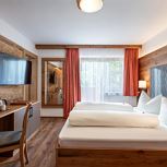 double room with shower, WC