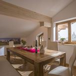 Apartment, shower and bath, toilet, 4 or more bed rooms