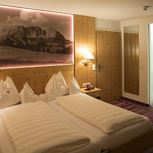 Double room, shower, toilet, no smoker