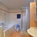 Apartment, shower and bath, toilet, 1 bed room