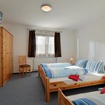 Apartment, shower, toilet, 4 or more bed rooms