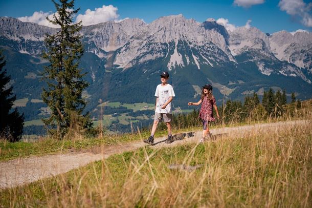 Wilder_Kaiser_Familie_wandern_Sommer2021_Marcel_Laemmerhirt (46).jpg