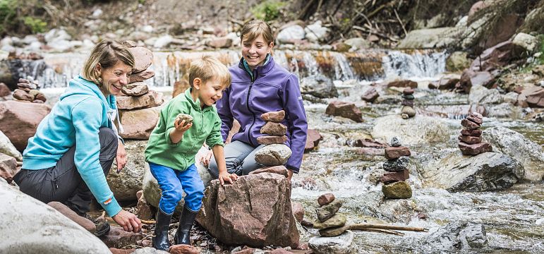 Entlang der Rehbachklamm wandern