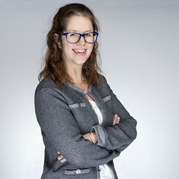/media/kontaktteaser/kroell-sabine1-2.jpg