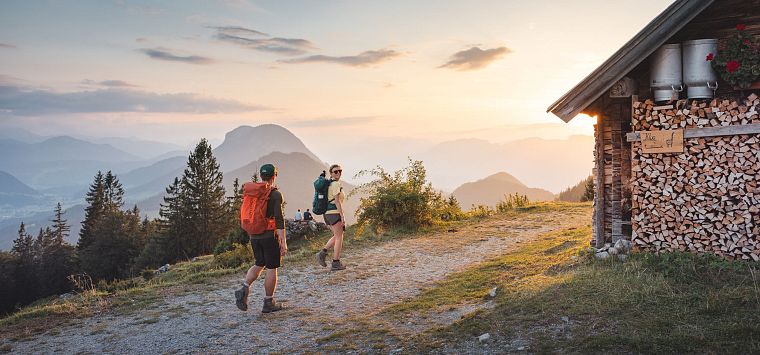 SAFE hiking in the mountains