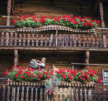 /media/teasergrid/blumenbalkon-maroslhof-soell-foto-peter-von-felbert-2.jpg