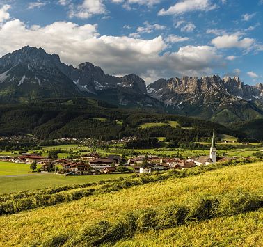 /media/teasergrid/panorama-sommer-ellmau-foto-von-felbert-reiter-3-bearb-2.jpg