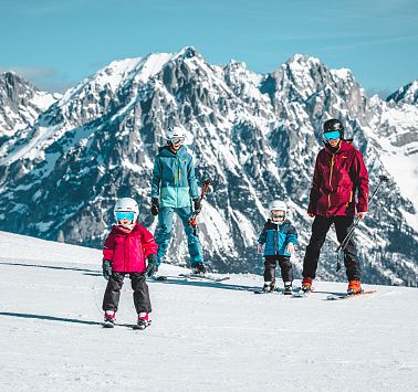/media/teasergrid/scheffau-skifahren-familien-winter2020-gartner-mathaeus-5-4.jpg