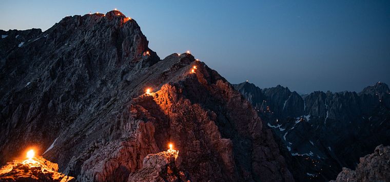 Zonnewende vreugdevuur