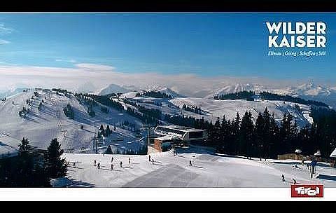 Sonnenskilauf im März in Scheffau am Wilden Kaiser